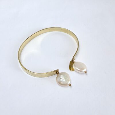 Brazalete con perlas