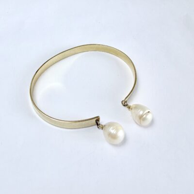 Brazalete con perlas